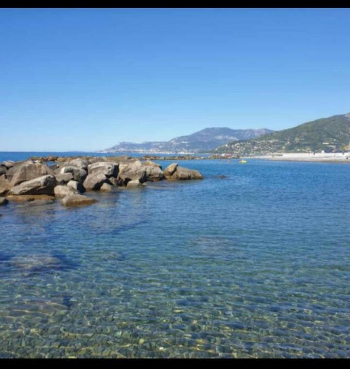 Affittacamere L'Orchidea Βεντιμίλια Εξωτερικό φωτογραφία